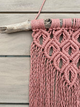 Load image into Gallery viewer, macramé leaf wall hanging